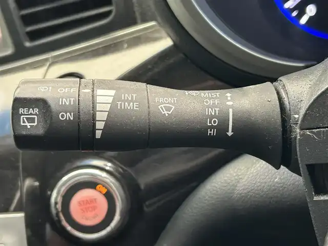 日産 エルグランド 250ハイウェイスター 鹿児島県 2010(平22)年 8.1万km ファントムブラック 禁煙車　/純正ナビ/・ワンセグTV/・Bluetooth/全方位カメラ　/フリップダウンモニター　/オットマン　/ロール式サンシェード　/カーテンエアバッグ　/ビルトインＥＴＣ　/純正アルミホイール　/純正ドアバイザー　/社外フロアマット　/スマートキー/プッシュスタート