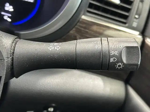 日産 エルグランド 250ハイウェイスター 鹿児島県 2010(平22)年 8.1万km ファントムブラック 禁煙車　/純正ナビ/・ワンセグTV/・Bluetooth/全方位カメラ　/フリップダウンモニター　/オットマン　/ロール式サンシェード　/カーテンエアバッグ　/ビルトインＥＴＣ　/純正アルミホイール　/純正ドアバイザー　/社外フロアマット　/スマートキー/プッシュスタート