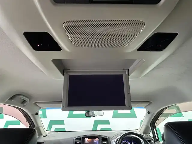 日産 エルグランド 250ハイウェイスター 鹿児島県 2010(平22)年 8.1万km ファントムブラック 禁煙車　/純正ナビ/・ワンセグTV/・Bluetooth/全方位カメラ　/フリップダウンモニター　/オットマン　/ロール式サンシェード　/カーテンエアバッグ　/ビルトインＥＴＣ　/純正アルミホイール　/純正ドアバイザー　/社外フロアマット　/スマートキー/プッシュスタート