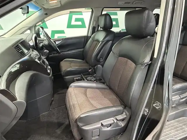 日産 エルグランド 250ハイウェイスター 鹿児島県 2010(平22)年 8.1万km ファントムブラック 禁煙車　/純正ナビ/・ワンセグTV/・Bluetooth/全方位カメラ　/フリップダウンモニター　/オットマン　/ロール式サンシェード　/カーテンエアバッグ　/ビルトインＥＴＣ　/純正アルミホイール　/純正ドアバイザー　/社外フロアマット　/スマートキー/プッシュスタート