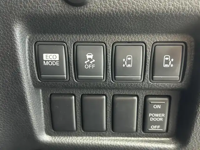 日産 エルグランド 250ハイウェイスター 鹿児島県 2010(平22)年 8.1万km ファントムブラック 禁煙車　/純正ナビ/・ワンセグTV/・Bluetooth/全方位カメラ　/フリップダウンモニター　/オットマン　/ロール式サンシェード　/カーテンエアバッグ　/ビルトインＥＴＣ　/純正アルミホイール　/純正ドアバイザー　/社外フロアマット　/スマートキー/プッシュスタート