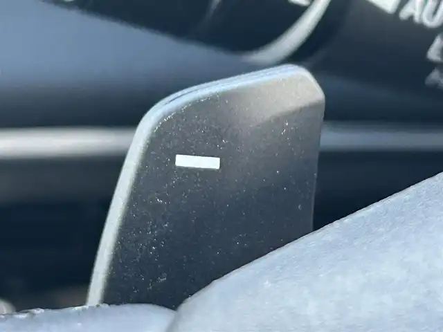 ホンダ ヴェゼル ハイブリッド e:HEV Z 兵庫県 2024(令6)年 1.5万km グレー 純正ディスプレイオーディオ/アップルカープレイ/アンドロイドオート/バックカメラ/前席シートヒーター/ステアリングヒーター/パワーバックドア/パドルシフト/ハーフレザーシート/ビルトインETC/ステアリングスイッチ/純正フロアマット/純正18インチAW/スマートキープッシュスタート