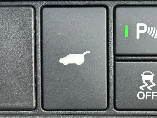 ホンダ ヴェゼル ハイブリッド e:HEV Z 兵庫県 2024(令6)年 1.5万km グレー 純正ディスプレイオーディオ/アップルカープレイ/アンドロイドオート/バックカメラ/前席シートヒーター/ステアリングヒーター/パワーバックドア/パドルシフト/ハーフレザーシート/ビルトインETC/ステアリングスイッチ/純正フロアマット/純正18インチAW/スマートキープッシュスタート