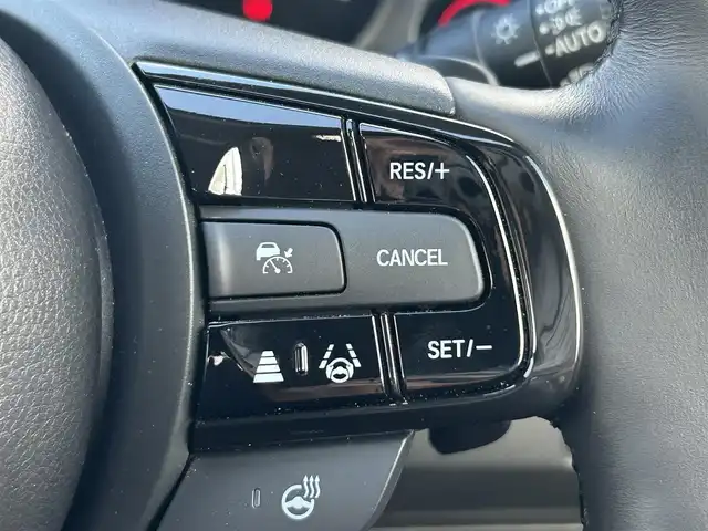 ホンダ ヴェゼル ハイブリッド e:HEV Z 兵庫県 2024(令6)年 1.5万km グレー 純正ディスプレイオーディオ/アップルカープレイ/アンドロイドオート/バックカメラ/前席シートヒーター/ステアリングヒーター/パワーバックドア/パドルシフト/ハーフレザーシート/ビルトインETC/ステアリングスイッチ/純正フロアマット/純正18インチAW/スマートキープッシュスタート