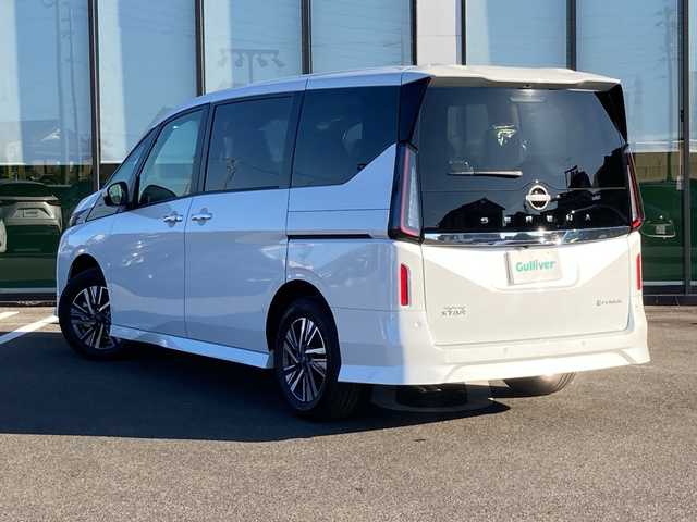 日産 セレナ e－パワー ハイウェイスター V 岐阜県 2025(令7)年 0.1千km プリズムホワイト 登録時走行距離6ｋｍ/全方位カメラ/両側パワースライドドア/フルセグＴＶ/純正ディスプレイオーディオ/バックカメラ/クルーズコントロール/プロパイロット/ハーフレザーシート/ワイヤレス充電/ＬＥＤヘッドライト/フロントフォグランプ/オートライト/オートマチックハイビーム/プッシュスタート/スマートキー/スペアキー/純正アルミホイール//禁煙車