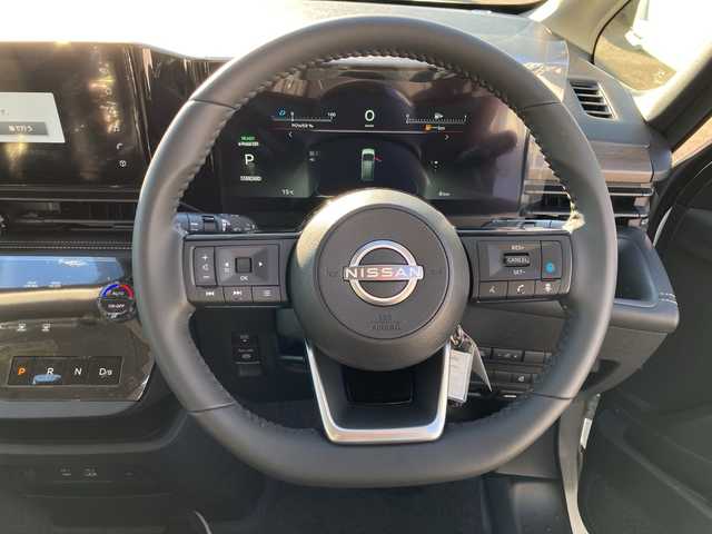 日産 セレナ e－パワー ハイウェイスター V 岐阜県 2025(令7)年 0.1千km プリズムホワイト 登録時走行距離6ｋｍ/全方位カメラ/両側パワースライドドア/フルセグＴＶ/純正ディスプレイオーディオ/バックカメラ/クルーズコントロール/プロパイロット/ハーフレザーシート/ワイヤレス充電/ＬＥＤヘッドライト/フロントフォグランプ/オートライト/オートマチックハイビーム/プッシュスタート/スマートキー/スペアキー/純正アルミホイール//禁煙車