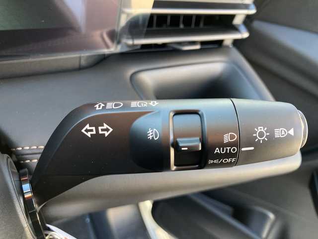 日産 セレナ e－パワー ハイウェイスター V 岐阜県 2025(令7)年 0.1千km プリズムホワイト 登録時走行距離6ｋｍ/全方位カメラ/両側パワースライドドア/フルセグＴＶ/純正ディスプレイオーディオ/バックカメラ/クルーズコントロール/プロパイロット/ハーフレザーシート/ワイヤレス充電/ＬＥＤヘッドライト/フロントフォグランプ/オートライト/オートマチックハイビーム/プッシュスタート/スマートキー/スペアキー/純正アルミホイール//禁煙車