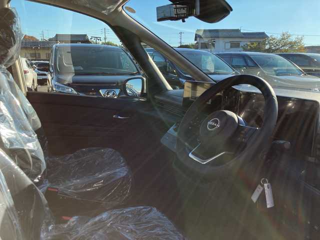 日産 セレナ e－パワー ハイウェイスター V 岐阜県 2025(令7)年 0.1千km プリズムホワイト 登録時走行距離6ｋｍ/全方位カメラ/両側パワースライドドア/フルセグＴＶ/純正ディスプレイオーディオ/バックカメラ/クルーズコントロール/プロパイロット/ハーフレザーシート/ワイヤレス充電/ＬＥＤヘッドライト/フロントフォグランプ/オートライト/オートマチックハイビーム/プッシュスタート/スマートキー/スペアキー/純正アルミホイール//禁煙車