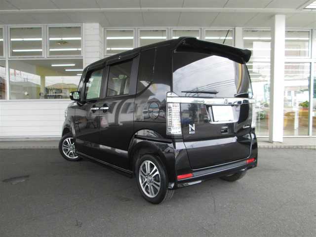 ホンダ Ｎ ＢＯＸ カスタム G Lパッケージ 千葉県 2016(平28)年 7.9万km スマートブラック ワンオーナー/社外ナビ、フルセグTV/バックカメラ/社外オーディオ【DVD/CD/BT】/片側パワースライドドア/HIDヘッドライト&ハロゲンフォグ/LED室内灯/ナビ連動ステアリングスイッチ/横滑り防止装置/オートリトラミラー/ビルトインETC、スペアキー/取扱説明書/新車時保証書