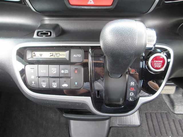 ホンダ Ｎ ＢＯＸ カスタム G Lパッケージ 千葉県 2016(平28)年 7.9万km スマートブラック ワンオーナー/社外ナビ、フルセグTV/バックカメラ/社外オーディオ【DVD/CD/BT】/片側パワースライドドア/HIDヘッドライト&ハロゲンフォグ/LED室内灯/ナビ連動ステアリングスイッチ/横滑り防止装置/オートリトラミラー/ビルトインETC、スペアキー/取扱説明書/新車時保証書