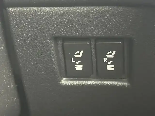 レクサス ＮＸ 300h バージョンL 愛知県 2014(平26)年 7.8万km ソニックチタニウム 純正メモリナビ/（BT/CD/フルセグTV/SD/AUX)/本革シート/バックカメラ/電動リア格納シート/電動リアゲート/前席シートヒーター/前席エアシート/ステアリングヒーター/パノラマビックビューボタン/ETC/ドアバイザー/トノカバー/衝突被害現システム/コーナーセンサー/オートマチックハイビーム/純正18インチAW/純正LEDヘッドライト/純正フロアマット