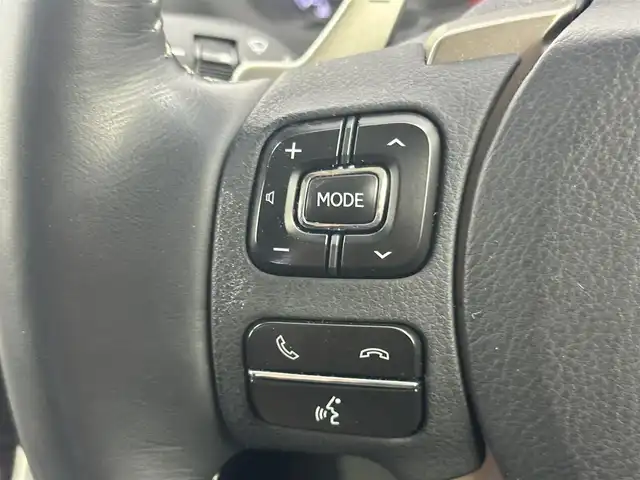 レクサス ＮＸ 300h バージョンL 愛知県 2014(平26)年 7.8万km ソニックチタニウム 純正メモリナビ/（BT/CD/フルセグTV/SD/AUX)/本革シート/バックカメラ/電動リア格納シート/電動リアゲート/前席シートヒーター/前席エアシート/ステアリングヒーター/パノラマビックビューボタン/ETC/ドアバイザー/トノカバー/衝突被害現システム/コーナーセンサー/オートマチックハイビーム/純正18インチAW/純正LEDヘッドライト/純正フロアマット