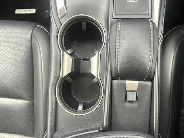 レクサス ＮＸ 300h バージョンL 愛知県 2014(平26)年 7.8万km ソニックチタニウム 純正メモリナビ/（BT/CD/フルセグTV/SD/AUX)/本革シート/バックカメラ/電動リア格納シート/電動リアゲート/前席シートヒーター/前席エアシート/ステアリングヒーター/パノラマビックビューボタン/ETC/ドアバイザー/トノカバー/衝突被害現システム/コーナーセンサー/オートマチックハイビーム/純正18インチAW/純正LEDヘッドライト/純正フロアマット