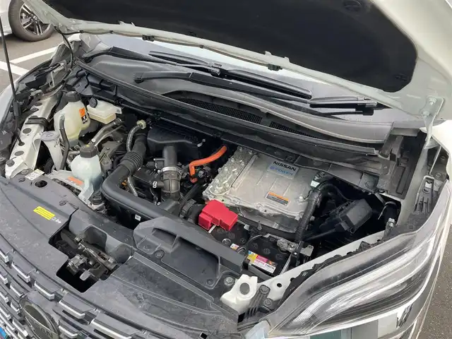 日産 セレナ 神奈川県 2019(令1)年 4.7万km ブリリアントホワイトパール 純正ナビ（ワンセグ　Ｂｌｕｅｔｏｏｔｈ　ＣＤ／ＤＶＤ　バックカメラ）　/クルーズコントロール　/ドライブレコーダー　/コーナーセンサー　　/ETC　/LEDヘッドライト　/横滑り防止装置　/衝突被害軽減システム　/ABS/オートライト/Wエアバック/USB入力端子/スマートキー/　