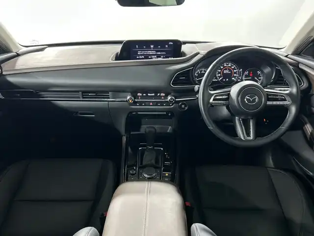 マツダ ＣＸ－３０ 20S Lパッケージ 神奈川県 2020(令2)年 2.9万km マシーングレープレミアムM メーカーオプションナビゲーション/AM FM フルセグ Bluetooth HDMI CD DVD/360°ビューモニター/レーダークルーズコントロール/前側方接近車両検知/後側方接近車両検知/車線逸脱警報システム/ブラインドスポットモニター/ディスタンス＆スピードアラート/レーンキープアシストシステム/スマートブレーキサポート/パーキングセンサー/トラクションコントロールシステム/クリアランスソナー/レザーシート/シートメモリー/前席シートヒーター/運転席パワーシート/ステアリングヒーター/ステアリングリモコン/パドルシフト/パワーバックドア/純正前後ドライブレコーダー/ビルトインETC/純正フロアマット/スマートキー/LEDヘッドライト/オートライト/オートマチックハイビーム/純正18インチアルミホイル