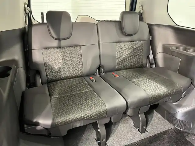 日産 セレナ ハイウェイスター V 愛知県 2023(令5)年 3.2万km ミディアムブルーメタリック 純正１２．３インチナビ　/(Bluetooth/フルセグTV/CarPlay/USB/AM/FM)/純正フリップダウンモニター　/両側パワースライドドア　/アラウンドビューモニター　/プロパイロット　/ビルトインＥＴＣ２．０　/ワイヤレス充電　/デジタルインナーミラー　/シートヒーター/ステアリングヒーター/衝突軽減ブレーキ/ブラインドスポットモニター/LEDヘッドライト/オートブレーキホールド機能/純正フロアマット/ソナー/パドルシフト