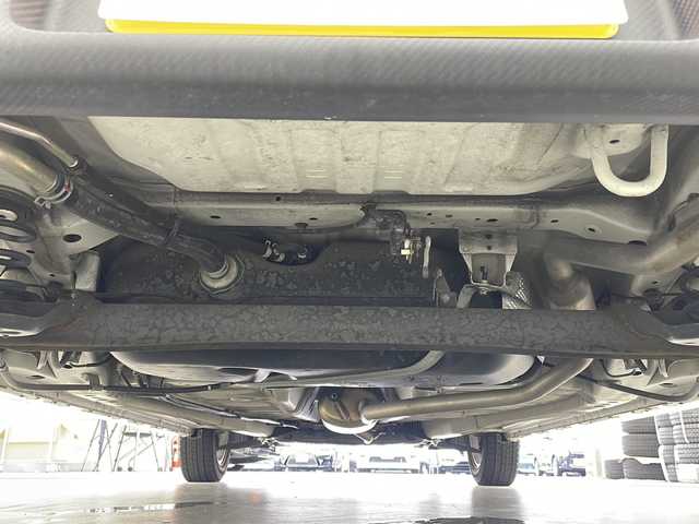 スズキ ワゴンＲ スティングレー L 岐阜県 2017(平29)年 5.1万km ピュアホワイトP 社外ナビ（MDV-D304）/AM/FM/CD/DVD/SD/ワンセグTV/バックカメラ/衝突軽減ブレーキ/レーンキープアシスト/シートヒーター（運転席）/HUD/LEDヘッドランプ/社外フロアマット/純正14AW/社外前方ドラレコ/スマートキー/プッシュスタート