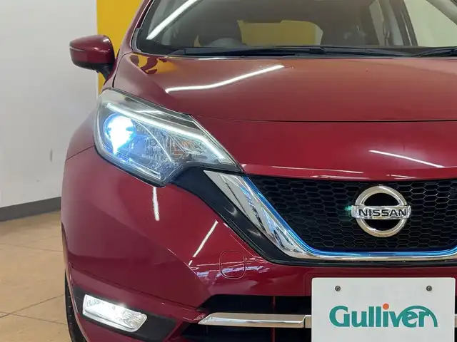 日産 ノート e－パワー メダリスト 兵庫県 2017(平29)年 4.8万km ガーネットレッド エマージェンシーブレーキ/純正SDナビ/　　フルセグ/　　CD/DVD/BT/USB/iPod/AUX/バックカメラ/LEDオートライト/フォグランプ/レーンアシスト/純正15インチAW/ステアリングスイッチ/横滑り防止機能/スマートキー/ETC