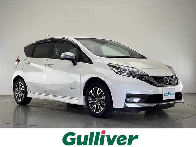 日産 ノート e－パワーオーテック 宮崎県 2020(令2)年 2.1万km ブリリアントホワイトパール 禁煙車/エマージェンシーブレーキ/純正ナビTV/（MM319D-W/CD/DVD/Bluetooth/フルセグTV)/純正ドライブレコーダー/純正15インチアルミ/純正LEDオートライト/純正フォグ/純正フロアマット/アラウンドビューモニター/レーンディパーチャーアラート/デジタルインナーミラー/インテリジェントキー/ウインカードアミラー/オートエアコン/ETC/インテリジェントキー/プッシュエンジンスタート/新車時保証書/取扱い説明書
