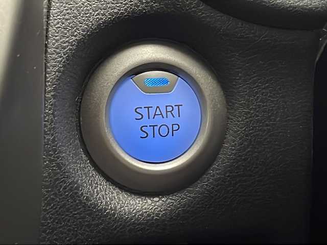 日産 ノート e－パワーオーテック 宮崎県 2020(令2)年 2.1万km ブリリアントホワイトパール 禁煙車/エマージェンシーブレーキ/純正ナビTV/（MM319D-W/CD/DVD/Bluetooth/フルセグTV)/純正ドライブレコーダー/純正15インチアルミ/純正LEDオートライト/純正フォグ/純正フロアマット/アラウンドビューモニター/レーンディパーチャーアラート/デジタルインナーミラー/インテリジェントキー/ウインカードアミラー/オートエアコン/ETC/インテリジェントキー/プッシュエンジンスタート/新車時保証書/取扱い説明書