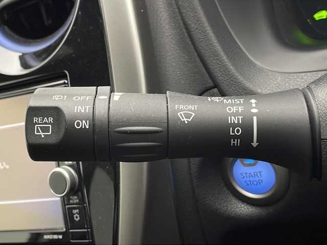 日産 ノート e－パワーオーテック 宮崎県 2020(令2)年 2.1万km ブリリアントホワイトパール 禁煙車/エマージェンシーブレーキ/純正ナビTV/（MM319D-W/CD/DVD/Bluetooth/フルセグTV)/純正ドライブレコーダー/純正15インチアルミ/純正LEDオートライト/純正フォグ/純正フロアマット/アラウンドビューモニター/レーンディパーチャーアラート/デジタルインナーミラー/インテリジェントキー/ウインカードアミラー/オートエアコン/ETC/インテリジェントキー/プッシュエンジンスタート/新車時保証書/取扱い説明書