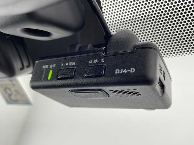 日産 ノート e－パワーオーテック 宮崎県 2020(令2)年 2.1万km ブリリアントホワイトパール 禁煙車/エマージェンシーブレーキ/純正ナビTV/（MM319D-W/CD/DVD/Bluetooth/フルセグTV)/純正ドライブレコーダー/純正15インチアルミ/純正LEDオートライト/純正フォグ/純正フロアマット/アラウンドビューモニター/レーンディパーチャーアラート/デジタルインナーミラー/インテリジェントキー/ウインカードアミラー/オートエアコン/ETC/インテリジェントキー/プッシュエンジンスタート/新車時保証書/取扱い説明書