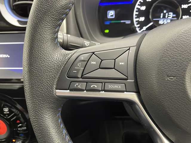 日産 ノート e－パワーオーテック 宮崎県 2020(令2)年 2.1万km ブリリアントホワイトパール 禁煙車/エマージェンシーブレーキ/純正ナビTV/（MM319D-W/CD/DVD/Bluetooth/フルセグTV)/純正ドライブレコーダー/純正15インチアルミ/純正LEDオートライト/純正フォグ/純正フロアマット/アラウンドビューモニター/レーンディパーチャーアラート/デジタルインナーミラー/インテリジェントキー/ウインカードアミラー/オートエアコン/ETC/インテリジェントキー/プッシュエンジンスタート/新車時保証書/取扱い説明書