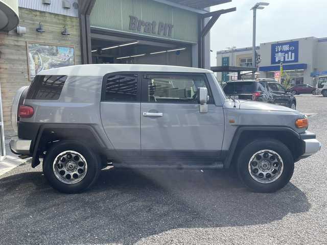 トヨタ ＦＪクルーザー オフロードパッケージ 福島県 2013(平25)年 6.3万km セメントグレーM/ホワイト 4WD/リアデフロック/クルーズコントロール/バックカメラ/Aトラックスイッチ/横滑り防止/フロントフォグランプ/ETC/カーテンエアバック/フロアマット/ドアバイザー/社外グリル/LMG AW/スペアキー