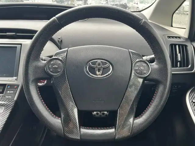 トヨタ プリウス S ツーリングセレ G’s 熊本県 2013(平25)年 8.3万km ホワイトパールクリスタルシャイン 純正ナビ/・AM/FM/CD/DVD/USB/BT/・フルセグTV/バックカメラ/・サイド/レーンキープアシスト/横滑り防止装置/革巻きステアリング/・ステアリングリモコン/電動格納ミラー/・ウィンカーミラー/D/N席シートヒーター/純正エアロパーツ/・フロント/リアアンダー/ビルトインETC/HIDライト/・フォグランプ/トノカバー/純正ドアバイザー/純正フロアマット/純正アルミホイール/スマートキー/PWRモード/ECOモード/EVモード