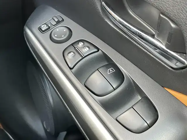 日産 キックス X ツートーンインテリアED 千葉県 2020(令2)年 3.1万km ブリリアントホワイトパール プロパイロット/・衝突軽減ブレーキ・レーンキープアシスト/・レーダークルーズコントロール/オートハイビーム/・クリアランスソナー/純正9インチナビ(MM320D-L)/・フルセグ/BT/DVD/CD/アラウンドビューモニター/ステアリングスイッチ/ETC/デジタルインナーミラー/レザーシート(黒/オレンジ)/シートヒーター(D/N席)/ステアリングヒーター/LEDヘッドライト/オートライト/フォグライト/スマートキー/プッシュスタート/純正フロアマット/純正17インチAW
