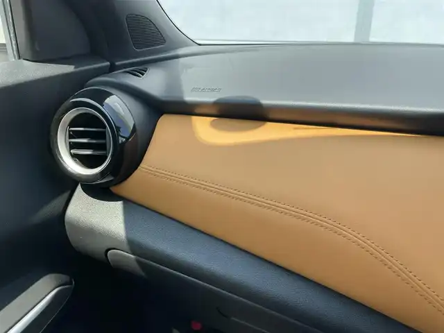 日産 キックス X ツートーンインテリアED 千葉県 2020(令2)年 3.1万km ブリリアントホワイトパール プロパイロット/・衝突軽減ブレーキ・レーンキープアシスト/・レーダークルーズコントロール/オートハイビーム/・クリアランスソナー/純正9インチナビ(MM320D-L)/・フルセグ/BT/DVD/CD/アラウンドビューモニター/ステアリングスイッチ/ETC/デジタルインナーミラー/レザーシート(黒/オレンジ)/シートヒーター(D/N席)/ステアリングヒーター/LEDヘッドライト/オートライト/フォグライト/スマートキー/プッシュスタート/純正フロアマット/純正17インチAW