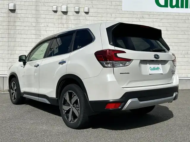 スバル フォレスター ハイブリッド アドバンス 山形県 2019(令1)年 8.1万km クリスタルホワイトP 純正ナビ/・フルセグTV/AM/FM/DVD//Bluetooth/4WD/禁煙車/追従式レーダークルーズコントロール/レーンキープアシスト/衝突被害軽減システム/バックカメラ/デジタルインナーミラー/前後コーナーセンサー/横滑り防止装置/パワーシートD/N/全席ヒートシーター/LEDヘッドライト/フォグランプ/ドアバイザー/ETC/保証書/取扱説明書