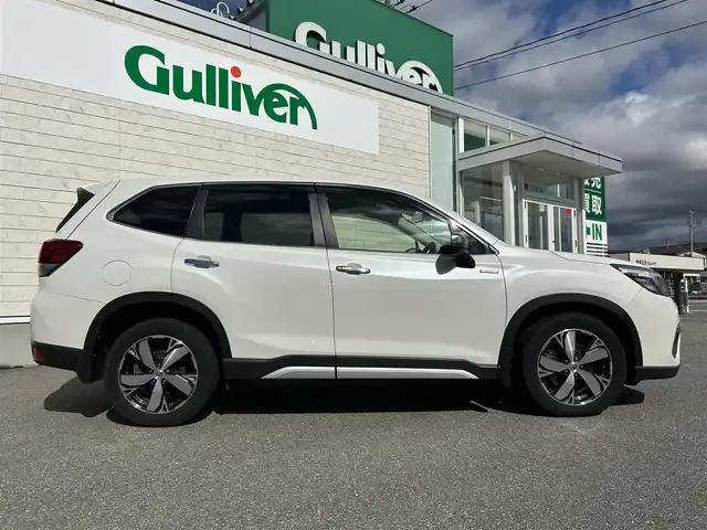 スバル フォレスター ハイブリッド アドバンス 山形県 2019(令1)年 8.1万km クリスタルホワイトP 純正ナビ/・フルセグTV/AM/FM/DVD//Bluetooth/4WD/禁煙車/追従式レーダークルーズコントロール/レーンキープアシスト/衝突被害軽減システム/バックカメラ/デジタルインナーミラー/前後コーナーセンサー/横滑り防止装置/パワーシートD/N/全席ヒートシーター/LEDヘッドライト/フォグランプ/ドアバイザー/ETC/保証書/取扱説明書