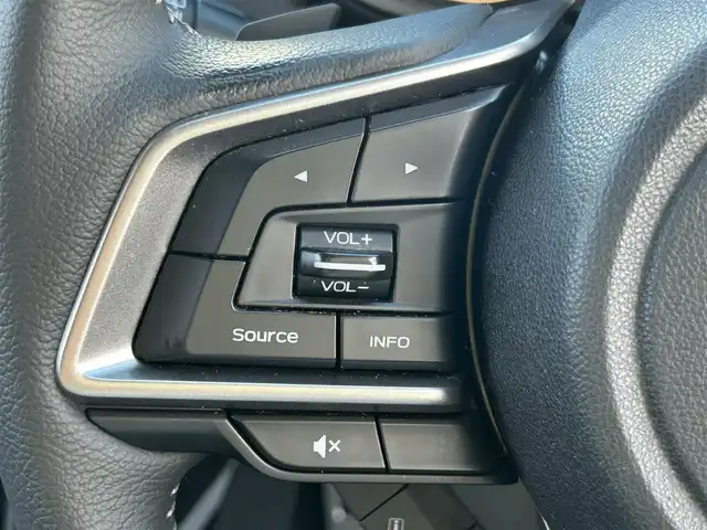 スバル フォレスター ハイブリッド アドバンス 山形県 2019(令1)年 8.1万km クリスタルホワイトP 純正ナビ/・フルセグTV/AM/FM/DVD//Bluetooth/4WD/禁煙車/追従式レーダークルーズコントロール/レーンキープアシスト/衝突被害軽減システム/バックカメラ/デジタルインナーミラー/前後コーナーセンサー/横滑り防止装置/パワーシートD/N/全席ヒートシーター/LEDヘッドライト/フォグランプ/ドアバイザー/ETC/保証書/取扱説明書