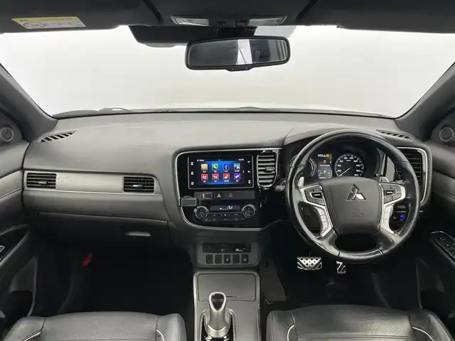 三菱 アウトランダー ＰＨＥＶ Sエディション 富山県 2017(平29)年 16万km アメジストブラック/シルキーホワイト 4WD/純正ディスプレイオーディオ/（AM/FM/USB/BT/HDMI）/アラウンドビューモニター/サンルーフ/衝突被害軽減ブレーキ/アダプティブクルーズコントロール/レーンキープアシスト/オートマチックハイビーム/LEDヘッドライト/電動リアゲート/AC100V充電/ETC/パドルシフト/ハーフレザーシート/前席シートヒーター/運転席パワーシート/ステアリングヒーター/純正18インチAW/スマートキー/プッシュスタート/純正フロアマット/取扱説明書/保証書