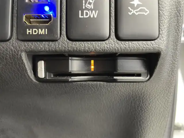 三菱 アウトランダー ＰＨＥＶ Sエディション 富山県 2017(平29)年 16万km アメジストブラック/シルキーホワイト 4WD/純正ディスプレイオーディオ/（AM/FM/USB/BT/HDMI）/アラウンドビューモニター/サンルーフ/衝突被害軽減ブレーキ/アダプティブクルーズコントロール/レーンキープアシスト/オートマチックハイビーム/LEDヘッドライト/電動リアゲート/AC100V充電/ETC/パドルシフト/ハーフレザーシート/前席シートヒーター/運転席パワーシート/ステアリングヒーター/純正18インチAW/スマートキー/プッシュスタート/純正フロアマット/取扱説明書/保証書