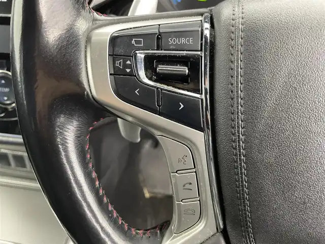 三菱 アウトランダー ＰＨＥＶ Sエディション 富山県 2017(平29)年 16万km アメジストブラック/シルキーホワイト 4WD/純正ディスプレイオーディオ/（AM/FM/USB/BT/HDMI）/アラウンドビューモニター/サンルーフ/衝突被害軽減ブレーキ/アダプティブクルーズコントロール/レーンキープアシスト/オートマチックハイビーム/LEDヘッドライト/電動リアゲート/AC100V充電/ETC/パドルシフト/ハーフレザーシート/前席シートヒーター/運転席パワーシート/ステアリングヒーター/純正18インチAW/スマートキー/プッシュスタート/純正フロアマット/取扱説明書/保証書