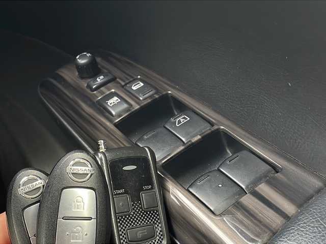 日産 エルグランド 250ハイウェイスター 青森県 2014(平26)年 10万km ファントムブラック 4WD/純正8インチSDナビ・フルセグTV/CD・DVD・Bluetooth・USB・AUX/純正11インチフリップダウンモニター/バックカメラ/両側パワースライドドア/合皮コンビシート/クルーズコントロール/純正エンジンスターター/ビルトインETC/LEDヘッドライト/LEDフォグランプ/純正18インチアルミ/インテリキー/プッシュスタート