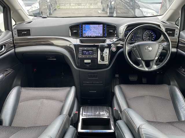 日産 エルグランド 250ハイウェイスター 青森県 2014(平26)年 10万km ファントムブラック 4WD/純正8インチSDナビ・フルセグTV/CD・DVD・Bluetooth・USB・AUX/純正11インチフリップダウンモニター/バックカメラ/両側パワースライドドア/合皮コンビシート/クルーズコントロール/純正エンジンスターター/ビルトインETC/LEDヘッドライト/LEDフォグランプ/純正18インチアルミ/インテリキー/プッシュスタート