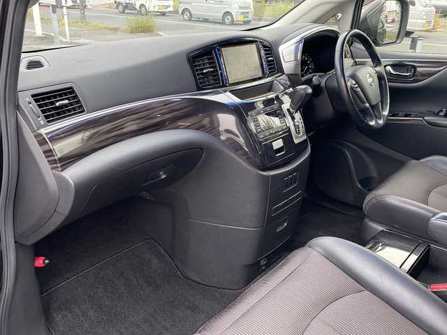 日産 エルグランド 250ハイウェイスター 青森県 2014(平26)年 10万km ファントムブラック 4WD/純正8インチSDナビ・フルセグTV/CD・DVD・Bluetooth・USB・AUX/純正11インチフリップダウンモニター/バックカメラ/両側パワースライドドア/合皮コンビシート/クルーズコントロール/純正エンジンスターター/ビルトインETC/LEDヘッドライト/LEDフォグランプ/純正18インチアルミ/インテリキー/プッシュスタート