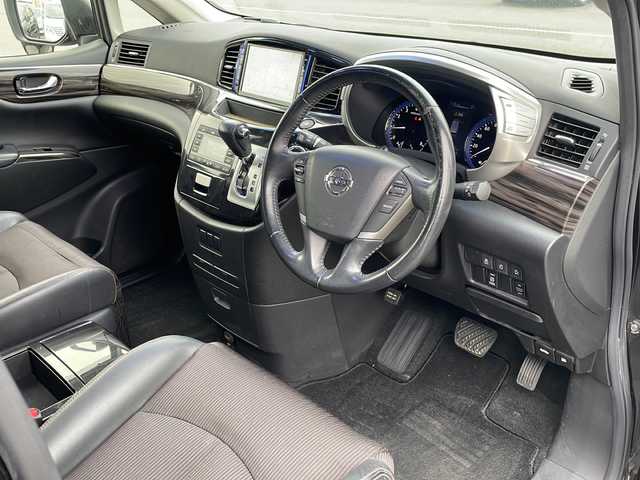 日産 エルグランド 250ハイウェイスター 青森県 2014(平26)年 10万km ファントムブラック 4WD/純正8インチSDナビ・フルセグTV/CD・DVD・Bluetooth・USB・AUX/純正11インチフリップダウンモニター/バックカメラ/両側パワースライドドア/合皮コンビシート/クルーズコントロール/純正エンジンスターター/ビルトインETC/LEDヘッドライト/LEDフォグランプ/純正18インチアルミ/インテリキー/プッシュスタート