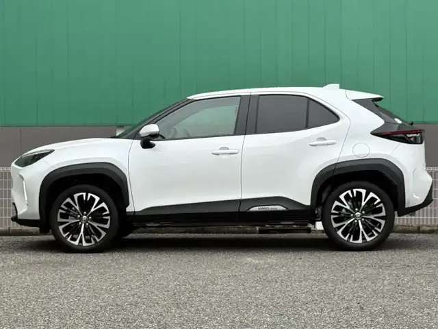 トヨタ ヤリスクロス ハイブリッド Z 千葉県 2025(令7)年 0.5万km プラチナホワイトパールマイカ 純正ディスプレイオーディオ（AM/FM/Bluetooth/Miracast)/バックカメラ/トヨタセーフティー/レーダークルーズコントロール/ETC/ステアリングヒーター/前席シートヒーター/ハーフレザーシート/運転席パワーシート/純正アルミホイール/LEDヘッドライト/フォグランプ/スマートキー/取扱説明書/保証書/スペアキー