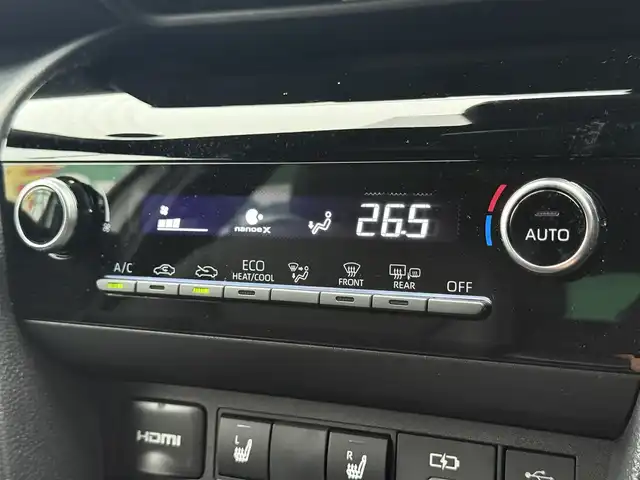 トヨタ ヤリスクロス ハイブリッド Z 千葉県 2025(令7)年 0.5万km プラチナホワイトパールマイカ 純正ディスプレイオーディオ（AM/FM/Bluetooth/Miracast)/バックカメラ/トヨタセーフティー/レーダークルーズコントロール/ETC/ステアリングヒーター/前席シートヒーター/ハーフレザーシート/運転席パワーシート/純正アルミホイール/LEDヘッドライト/フォグランプ/スマートキー/取扱説明書/保証書/スペアキー