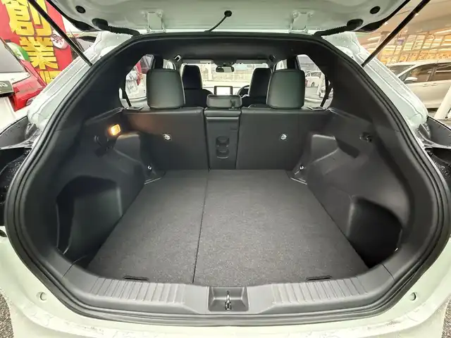 トヨタ ヤリスクロス ハイブリッド Z 千葉県 2025(令7)年 0.5万km プラチナホワイトパールマイカ 純正ディスプレイオーディオ（AM/FM/Bluetooth/Miracast)/バックカメラ/トヨタセーフティー/レーダークルーズコントロール/ETC/ステアリングヒーター/前席シートヒーター/ハーフレザーシート/運転席パワーシート/純正アルミホイール/LEDヘッドライト/フォグランプ/スマートキー/取扱説明書/保証書/スペアキー