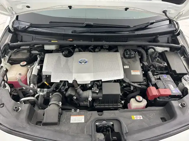 トヨタ プリウス ＰＨＶ A レザーパッケージ 愛知県 2017(平29)年 2.8万km ホワイトパールクリスタルシャイン 禁煙車/純正１１インチメーナビ/（フルセグTV/Bluetooth/ＡＭ/ＦＭ/USB）/バックカメラ/トヨタセーフティセンス/・プリクラッシュセーフティ/・レーンディパーチャーアラート/・レーダークルーズコントロール/・オートマチックハイビーム/・クリアランスソナー/・ブラインドスポットモニター/・ふらつき警報機能/パーキングアシスト/ETC2.0/前後ドライブレコーダー/レザーシート/パワーシート/シートヒーター/ステアリングヒーター/充電ケーブル/純正１５インチアルミホイール/ＬＥＤヘッドライト/フロントフォグランプ/スマートキー/プッシュスタート/純正フロアマット/横滑り防止装置/電動格納ミラー/トノカバー