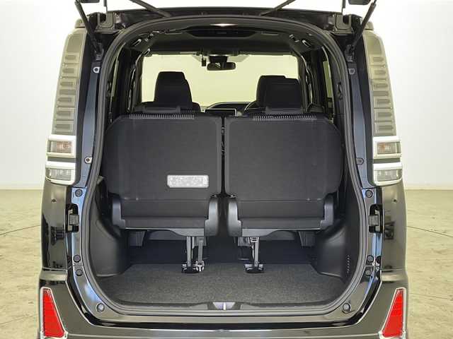 トヨタ ヴォクシー ZS 煌 宮城県 2018(平30)年 7.5万km ブラック モデリスタエアロ(F.S.R)/禁煙車/Toyota Safety Sense	/・プリクラッシュセーフティ		/・レーンディパーチャーアラート		/・オートマチックハイビーム/・クルーズコントロール/純正９型ナビ/・BT.SD.DVD.CD/フルセグTV/バックカメラ/純正ドライブレコーダー(F)/革巻きステアリング/ステアリングスイッチ/LEDヘッドライト/フォグランプ/純正１６インチアルミホイール/ロールサンシェード/シートバックテーブル/三列シート/純正ドアバイザー/アイドリングストップ/横滑り防止機能