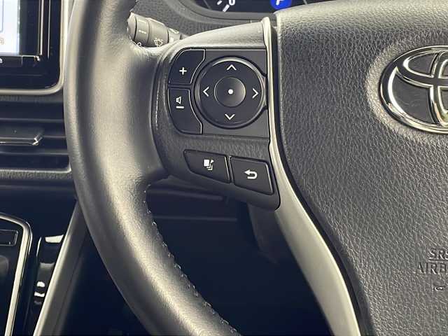 トヨタ ヴォクシー ZS 煌 宮城県 2018(平30)年 7.5万km ブラック モデリスタエアロ(F.S.R)/禁煙車/Toyota Safety Sense	/・プリクラッシュセーフティ		/・レーンディパーチャーアラート		/・オートマチックハイビーム/・クルーズコントロール/純正９型ナビ/・BT.SD.DVD.CD/フルセグTV/バックカメラ/純正ドライブレコーダー(F)/革巻きステアリング/ステアリングスイッチ/LEDヘッドライト/フォグランプ/純正１６インチアルミホイール/ロールサンシェード/シートバックテーブル/三列シート/純正ドアバイザー/アイドリングストップ/横滑り防止機能