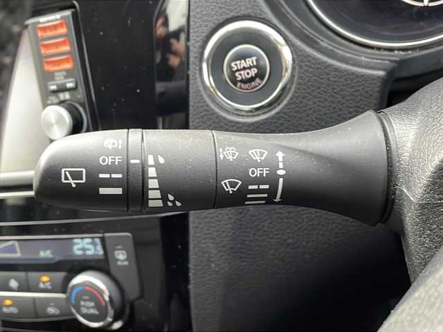 日産 エクストレイル 20Xt エマージェンシーブレーキ 新潟県 2016(平28)年 8.7万km ダイヤモンドブラック 純正SDナビ(MM115D-W)/（AM/FM/CD/Bluetooth）/フルセグTV/衝突軽減/クリアランスソナー/バックカメラ/LEDヘッドライト/フォグランプ/シートヒーター/ウィンカーミラー/電格ミラー/ドアバイザー/スマートスペアキー