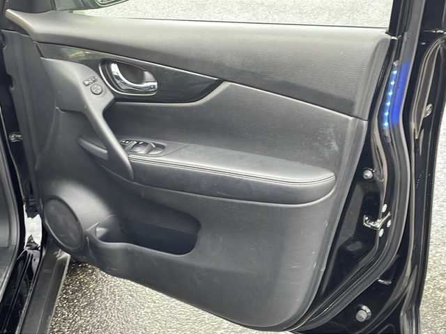 日産 エクストレイル 20Xt エマージェンシーブレーキ 新潟県 2016(平28)年 8.7万km ダイヤモンドブラック 純正SDナビ(MM115D-W)/（AM/FM/CD/Bluetooth）/フルセグTV/衝突軽減/クリアランスソナー/バックカメラ/LEDヘッドライト/フォグランプ/シートヒーター/ウィンカーミラー/電格ミラー/ドアバイザー/スマートスペアキー