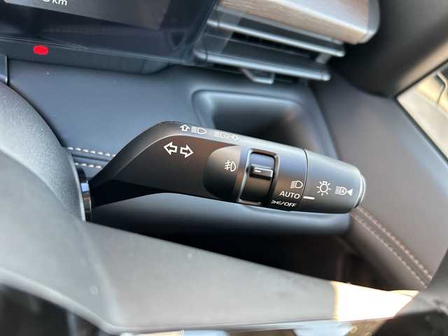 日産 セレナ e－パワー ハイウェイスター V 岐阜県 2025(令7)年 0.1千km ホワイト 登録時走行距離5km/全方位カメラ/両側パワースライドドア/フルセグＴＶ/純正ディスプレイオーディオ/バックカメラ/クルーズコントロール/プロパイロット/ハーフレザーシート/ワイヤレス充電/ＬＥＤヘッドライト/禁煙車/純正アルミホイール/コーナーセンサー/LEDヘッドライト/オートライト/オートマチックハイビーム/フロントフォグランプ/USB入力端子/プッシュスタート/スマートキー/スペアキー/アイドリングストップ